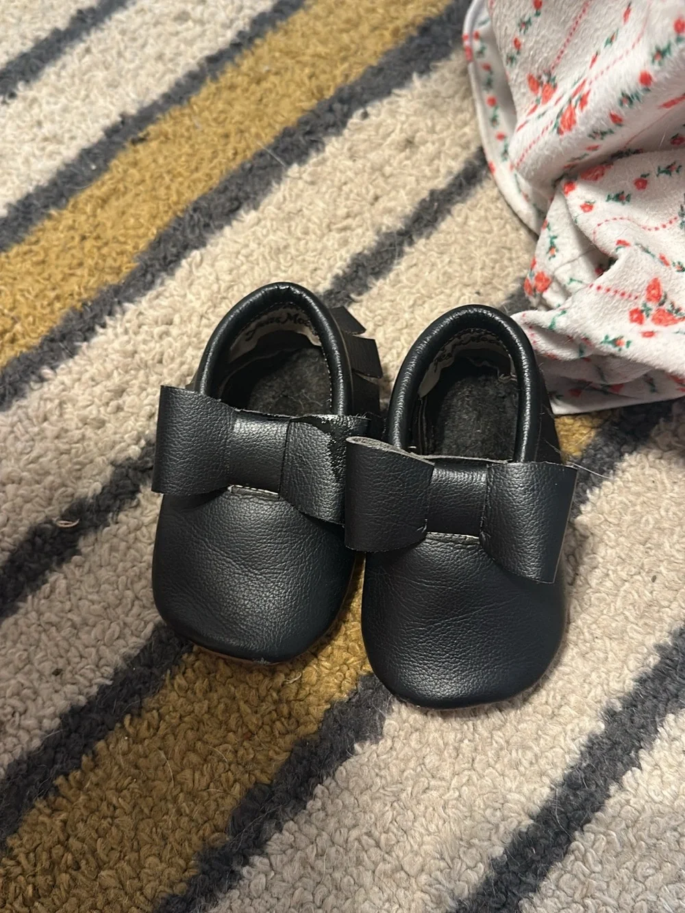 Kids Black Bow-Accent Soft Moccasins